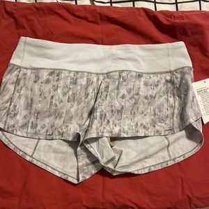 Lululemon size 8 Speed Up Shorts